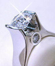 Custom Design with brilliant diamond